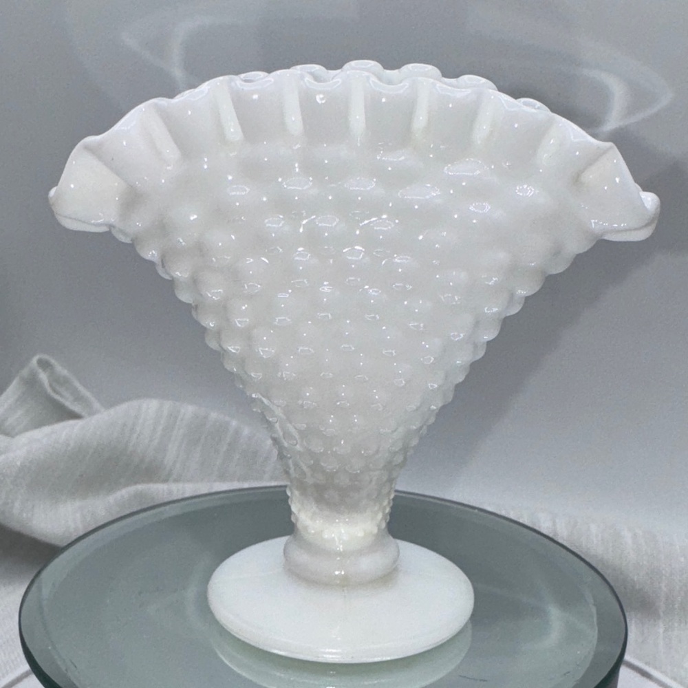 Fenton Hobnail Milk Glass Fan Vase Crimped Ruffled Rim 4” vintage
